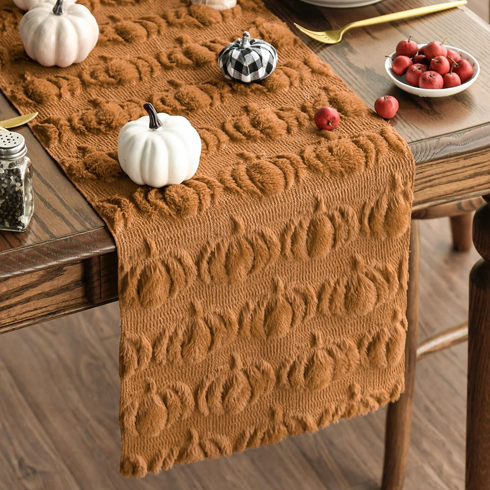 Table Runner - キャラメル3Dプラッシュパンプキンテーブルランナー 13x72インチ ソフトフェイクファー 秋の感謝祭 ダイニングテーブルデコレーション ホームキッチンパーティー用