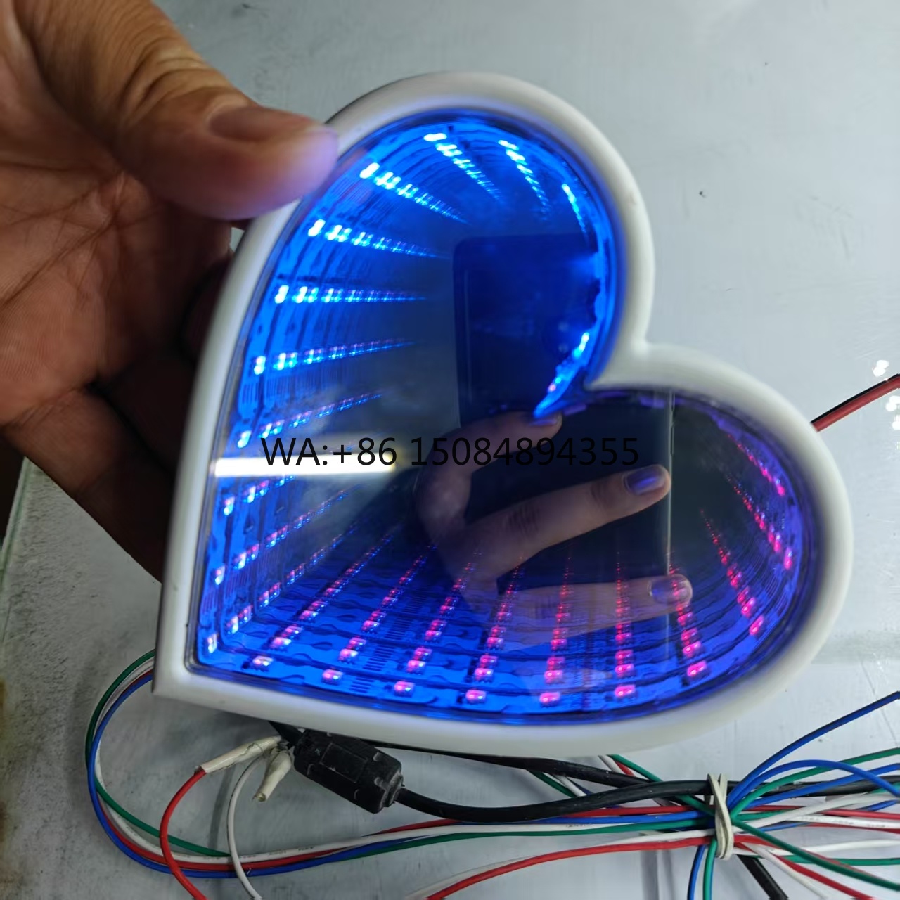 3Dマルチカラー無限鏡壁飾りRGBアクリルライトマジック（車 - Decorative Mirror のレビューと価格