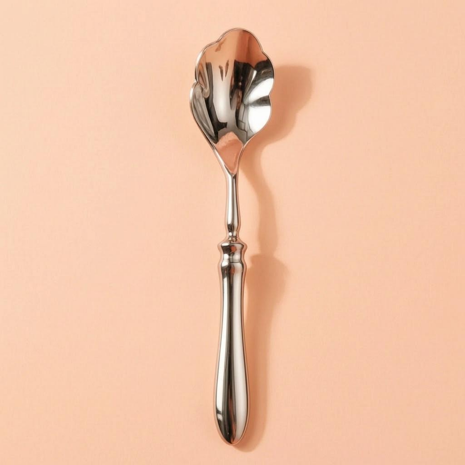 スカラップ型のスープスプーン、鏡面仕上げの貝殻型スプーン、銀 - Decorative Mirror のレビューと価格